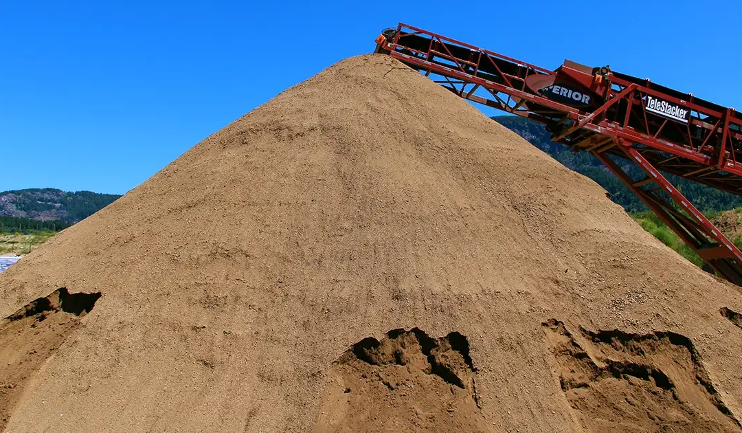Dump Tuck Loads of Freshly Screened Topsoil For Sale