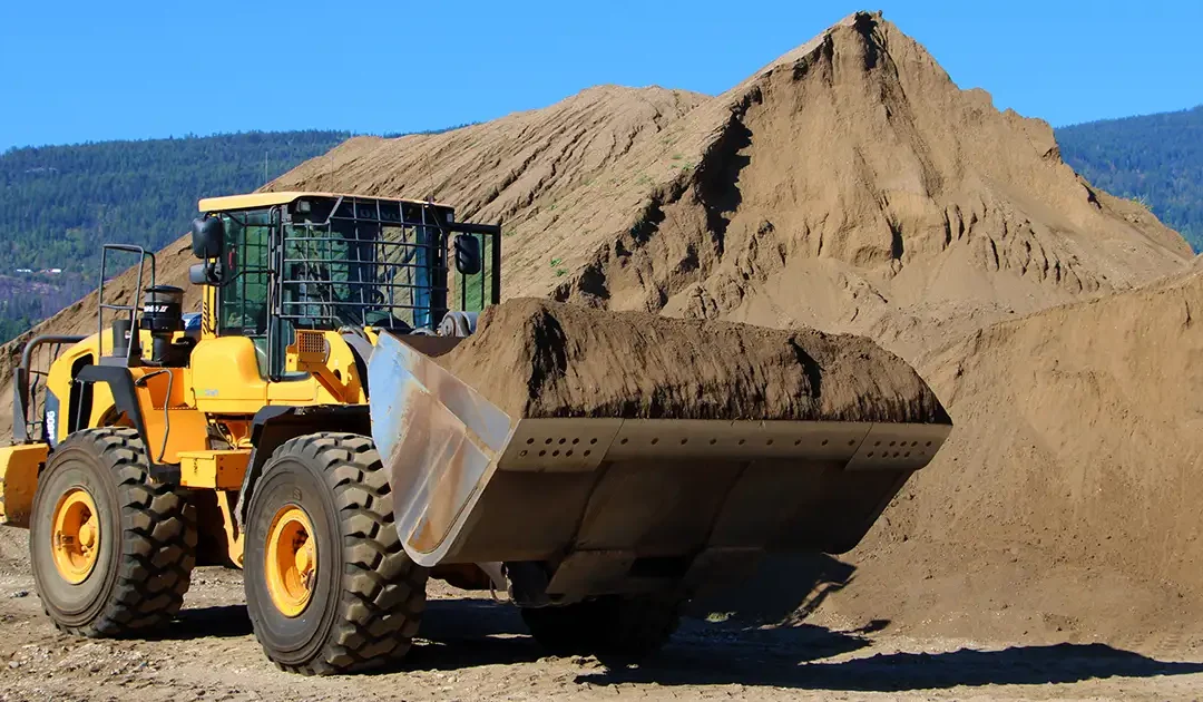 Dump Truck Loads of Freshly Screened Topsoil For Sale